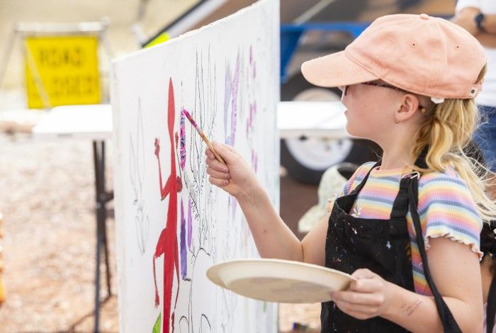 A child painting 